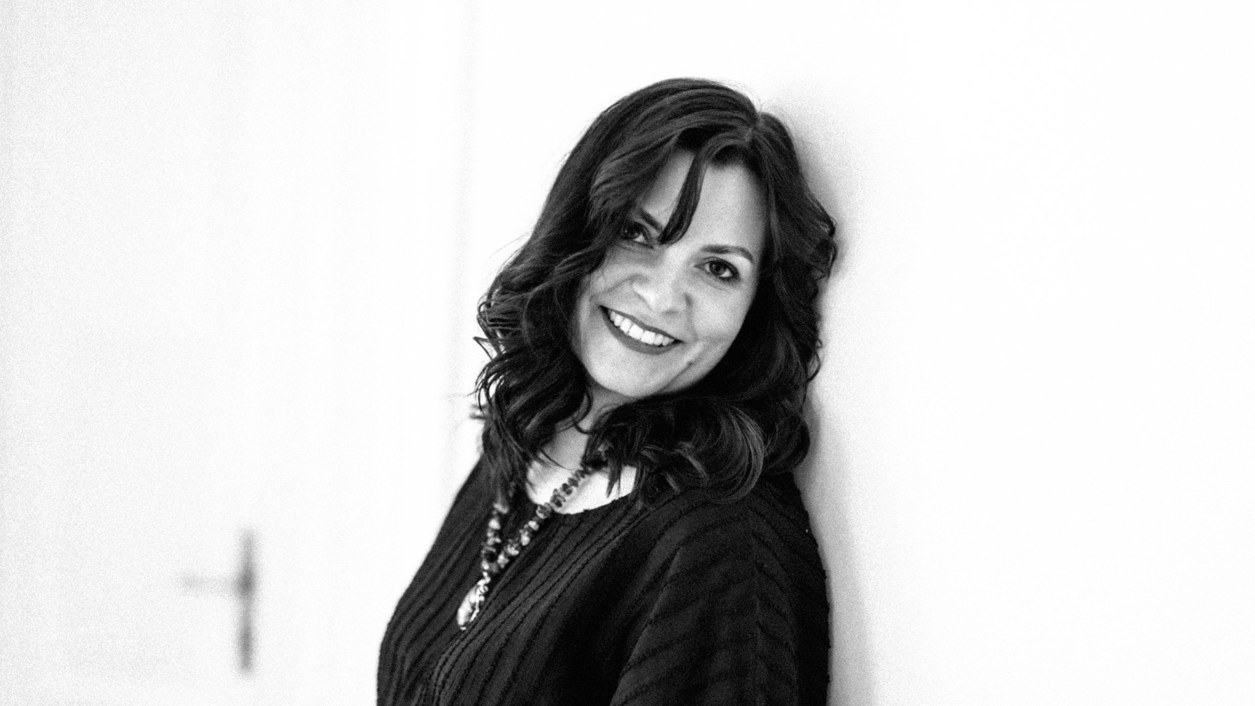 SesjaMilk-00828-20230325-12-30-39_r5_Red